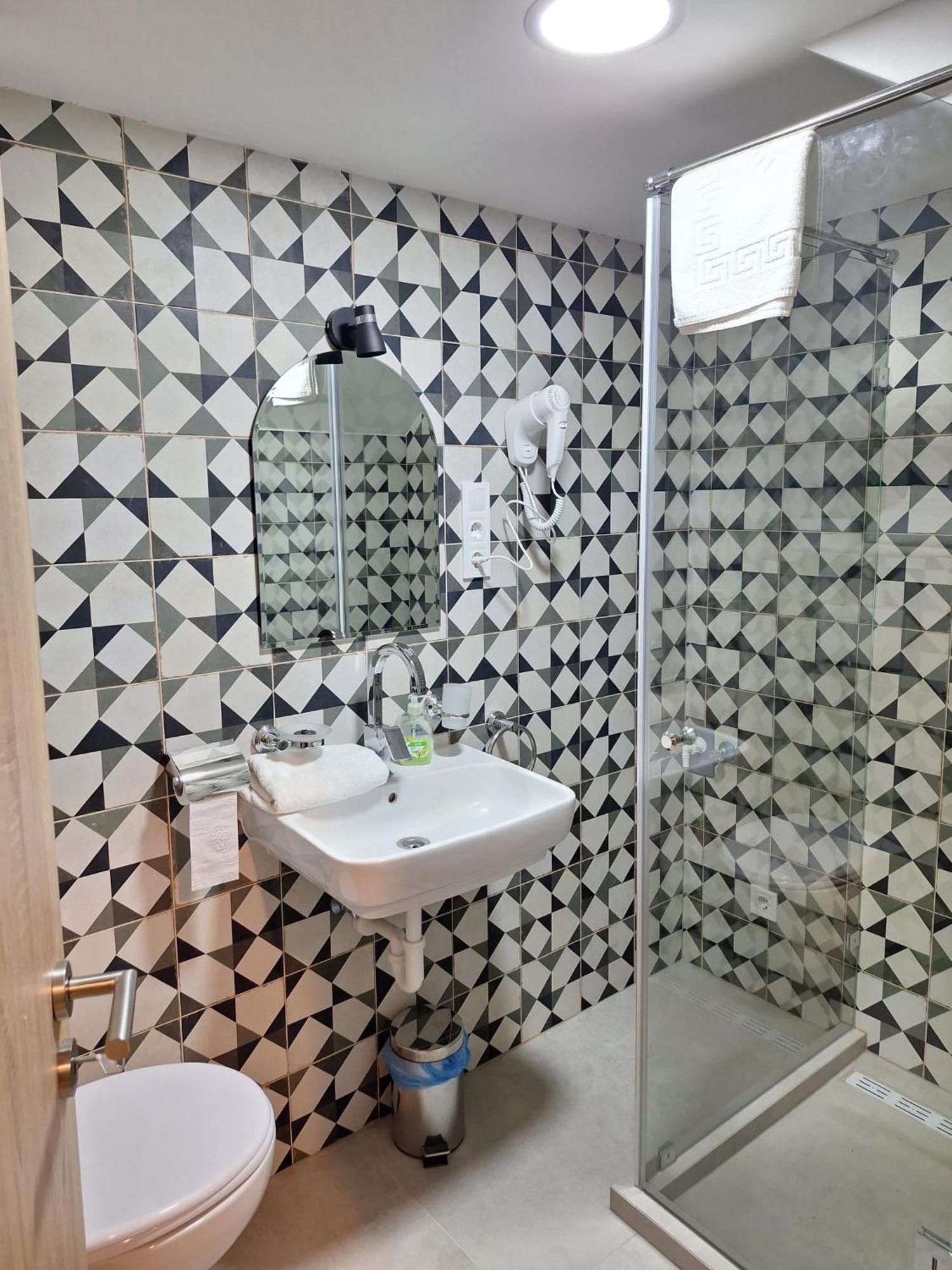 Tempo City Apartman Boedapest Buitenkant foto